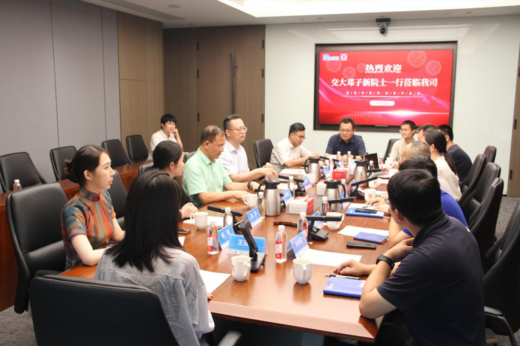 中国科学院邓子新院士和FUN88市天宁区副区长倪云泽率队一行到我司参观调研